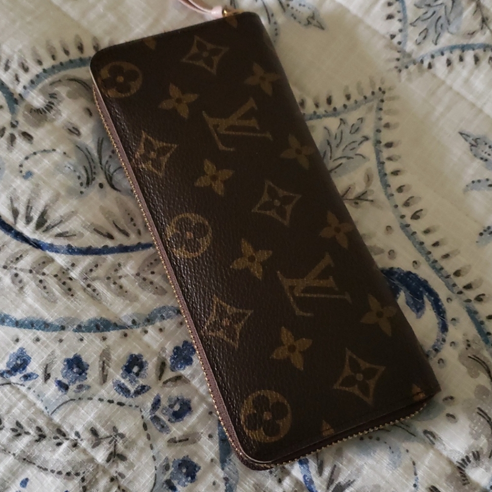 Louis Vuitton clemence wallet
